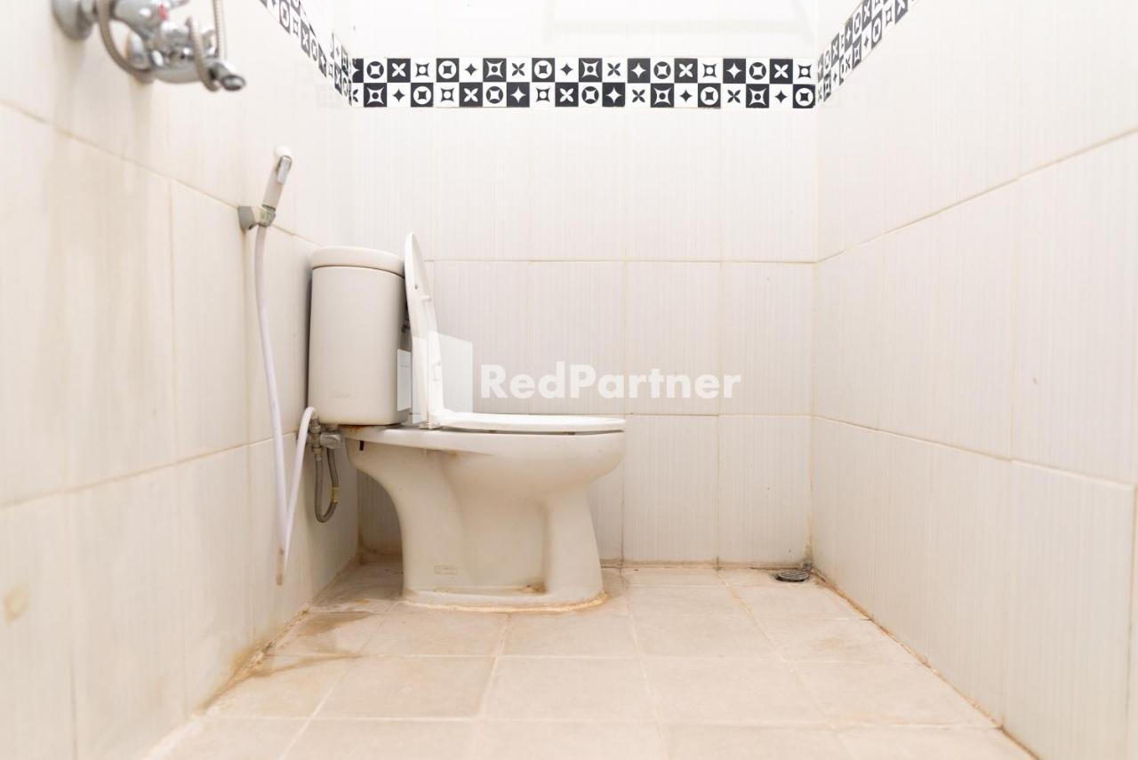 Wisma Aini Syariah Mitra Reddoorz Bandar Lampung Habitación foto