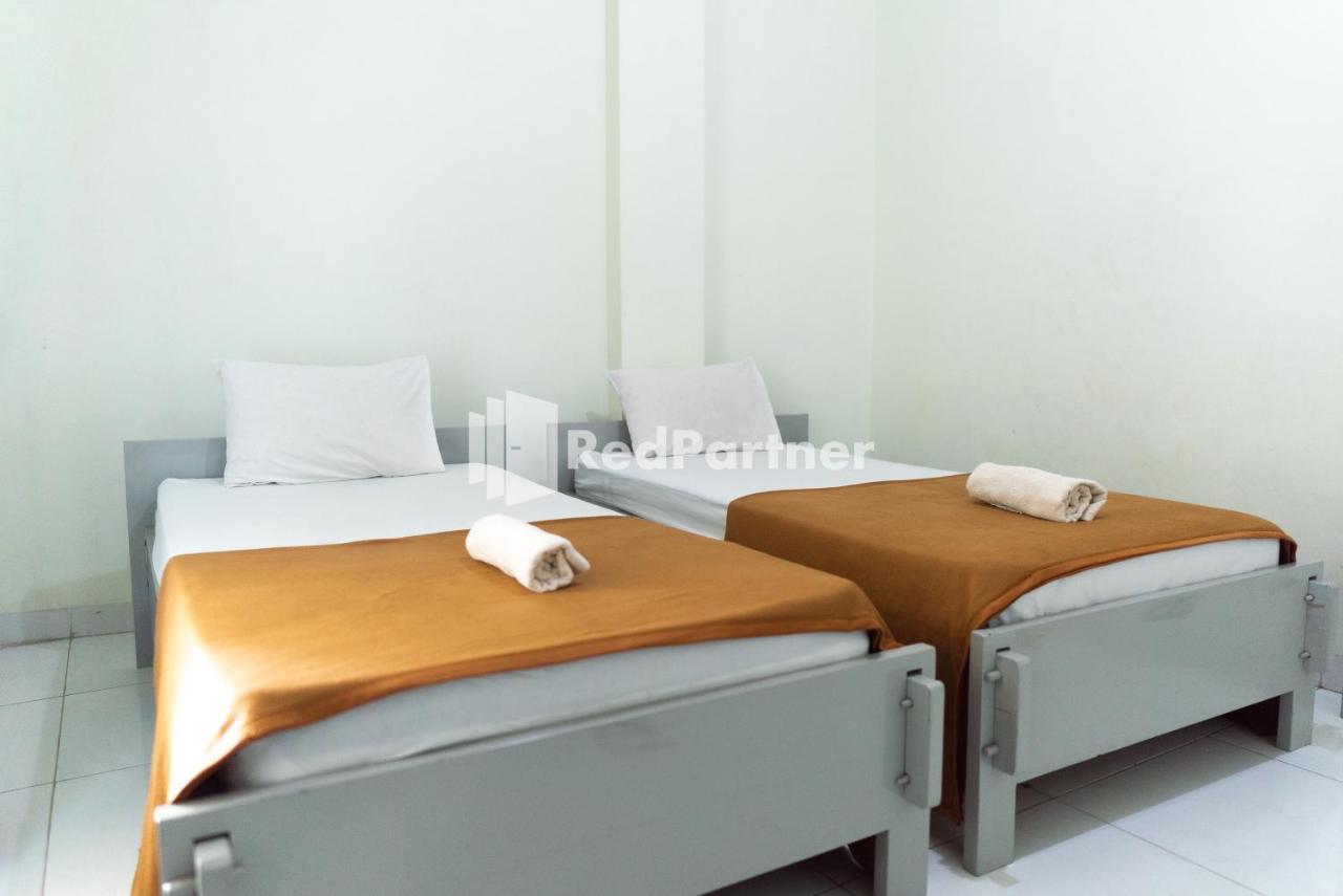 Wisma Aini Syariah Mitra Reddoorz Bandar Lampung Exterior foto