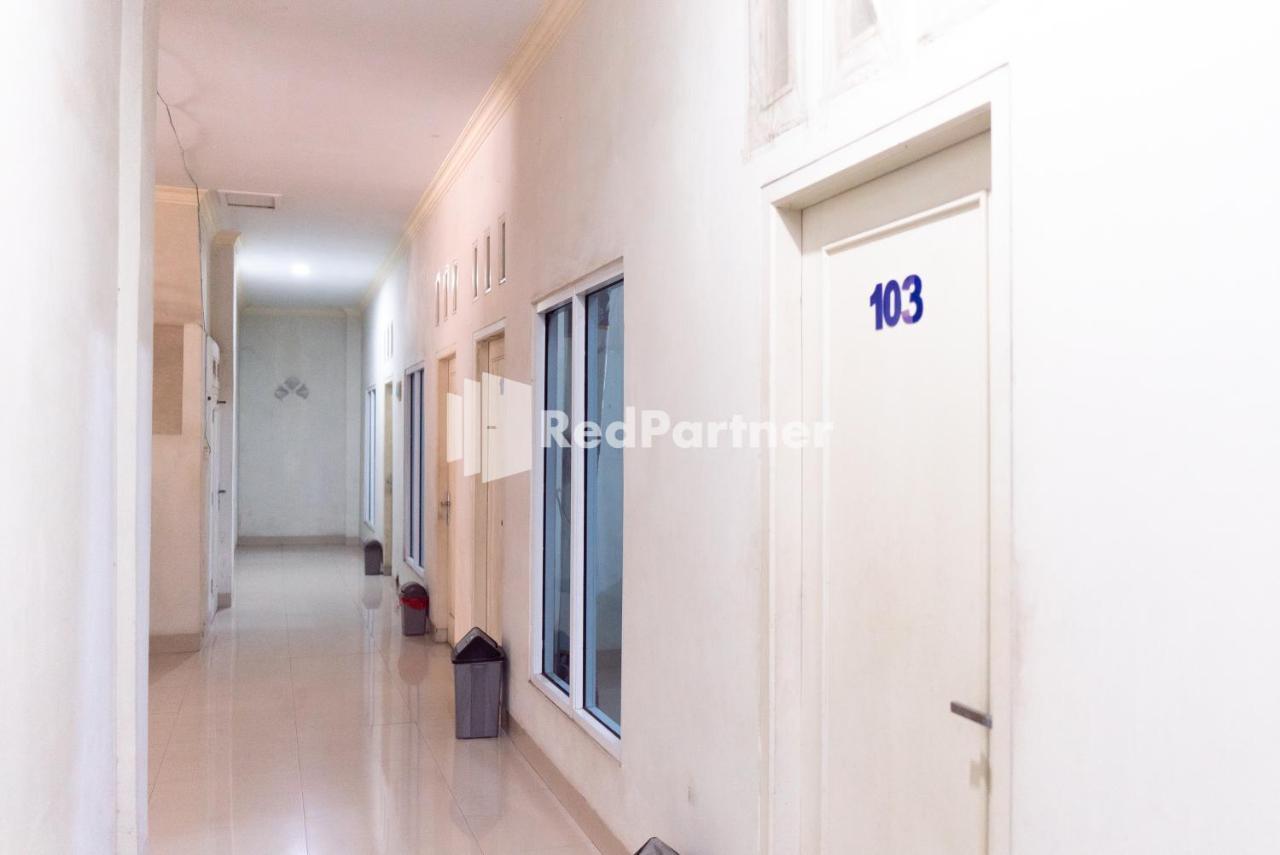 Wisma Aini Syariah Mitra Reddoorz Bandar Lampung Exterior foto
