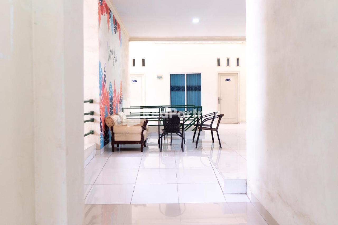 Wisma Aini Syariah Mitra Reddoorz Bandar Lampung Exterior foto
