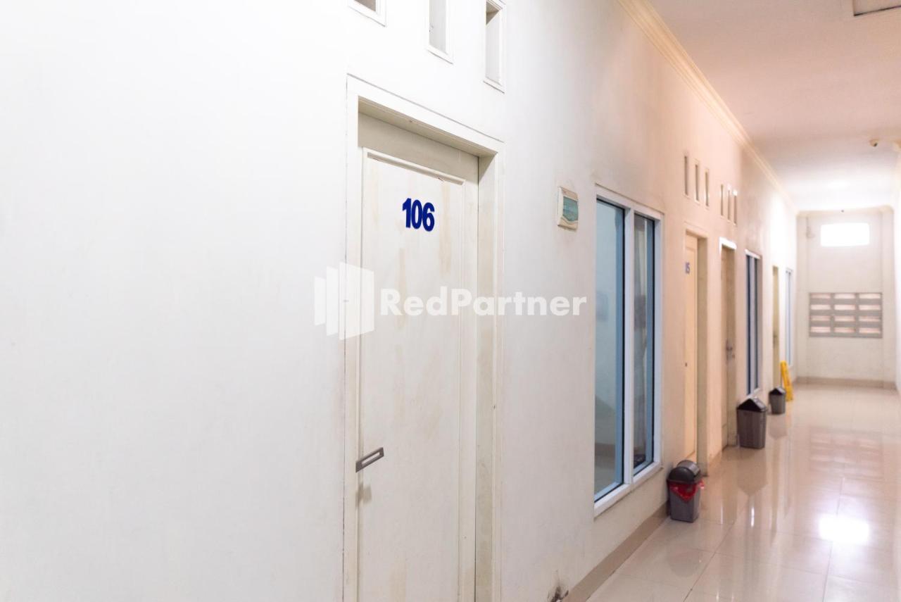 Wisma Aini Syariah Mitra Reddoorz Bandar Lampung Exterior foto